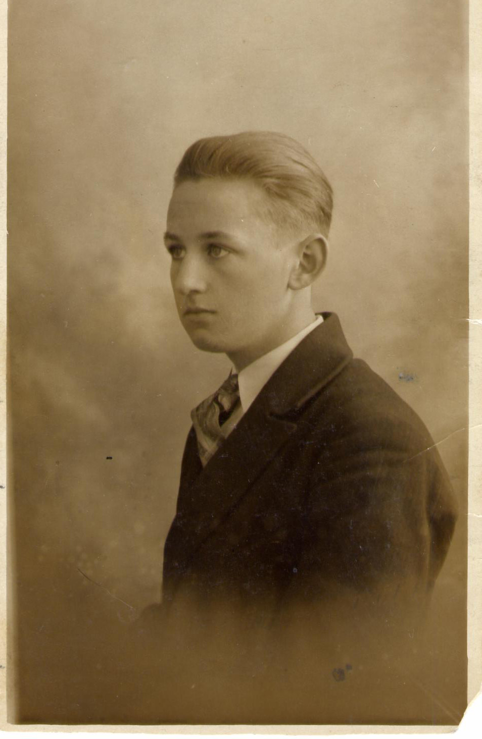 T.L. Nootenboom, geb. Charlois R'dam, 18.8.1912, in zijn jonge jaren.