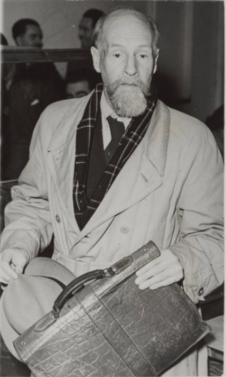 W.R. Emmen Riedel, als passagier van de neergestorte KLM-Dakota bij Guildfort (Engeland), 7-11-1946kota