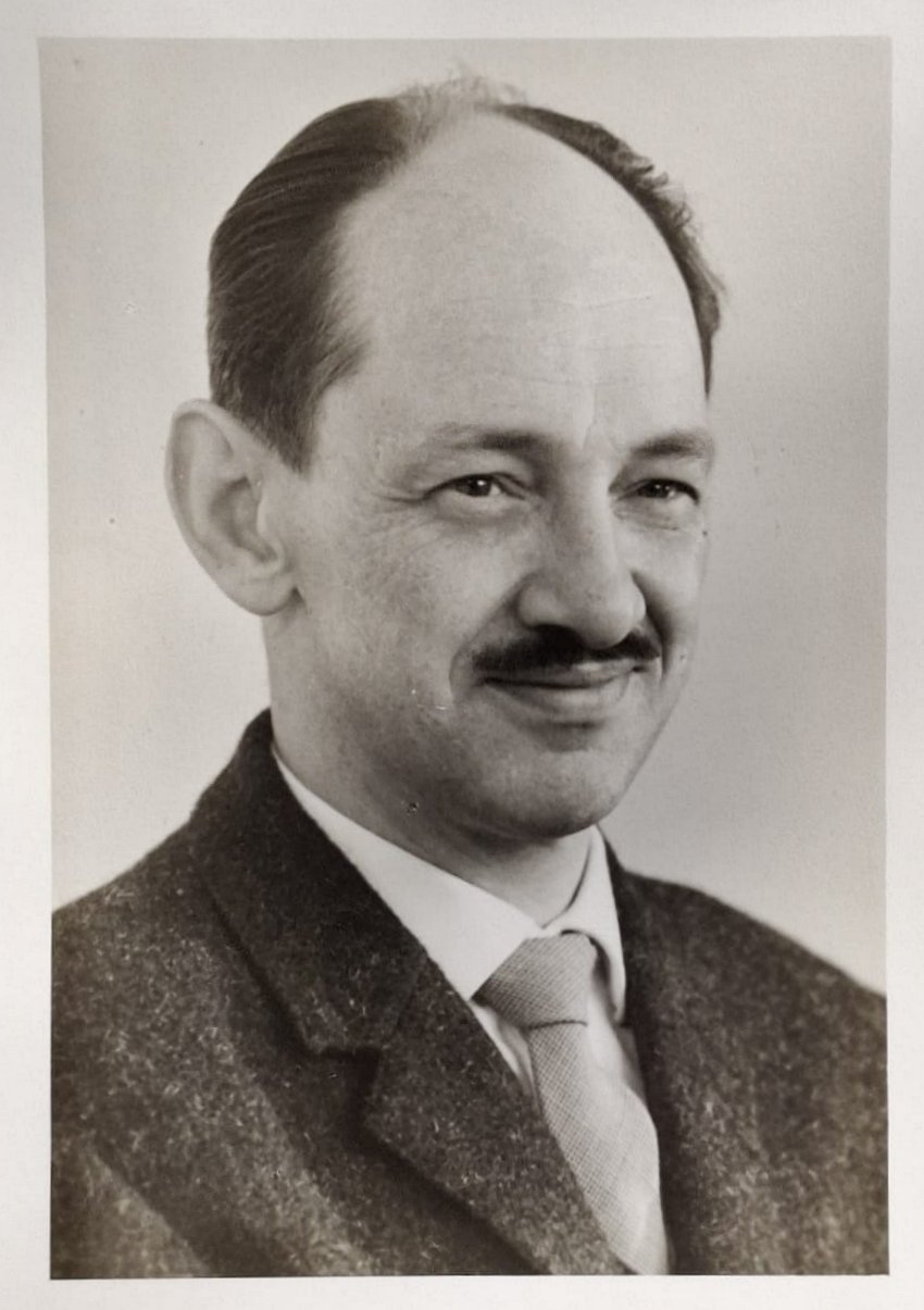 J.A. Arnolli; pasfoto 12 maart 1963 t.b.v. Rijbewijs