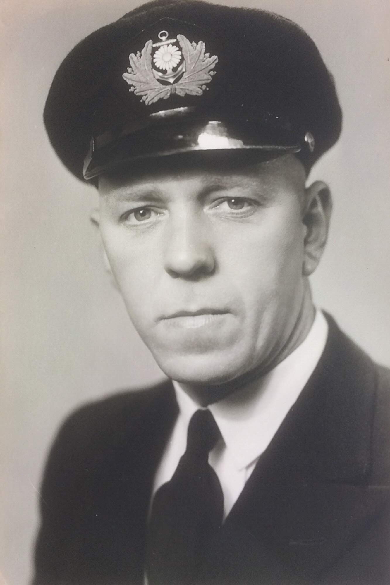 Mijn vader Adrianus (Aad) Storm als koopvaardijofficier.