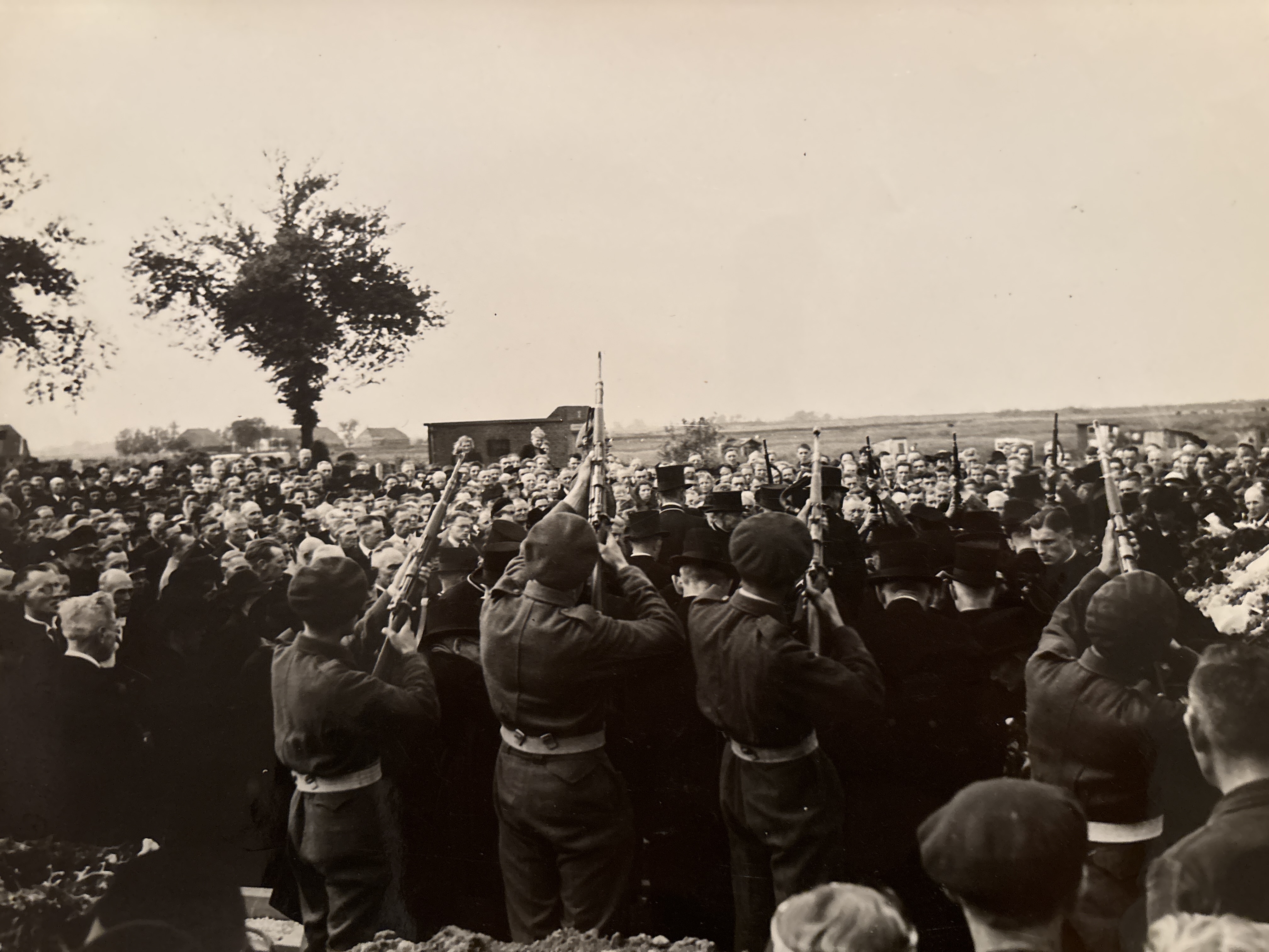 Herbegravenis van Harm Engbert Blaauw op de Noorderbegraafplaats Groningen mei 1945