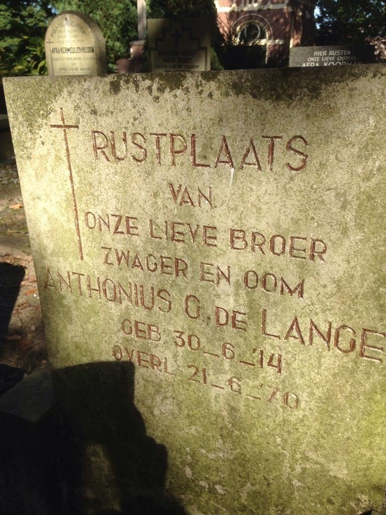 Grafsteen Anton de Lange