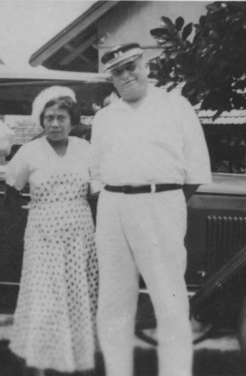 Louise Kaena Teeuwissen-Tola en haar man H.G.M. Teeuwissen